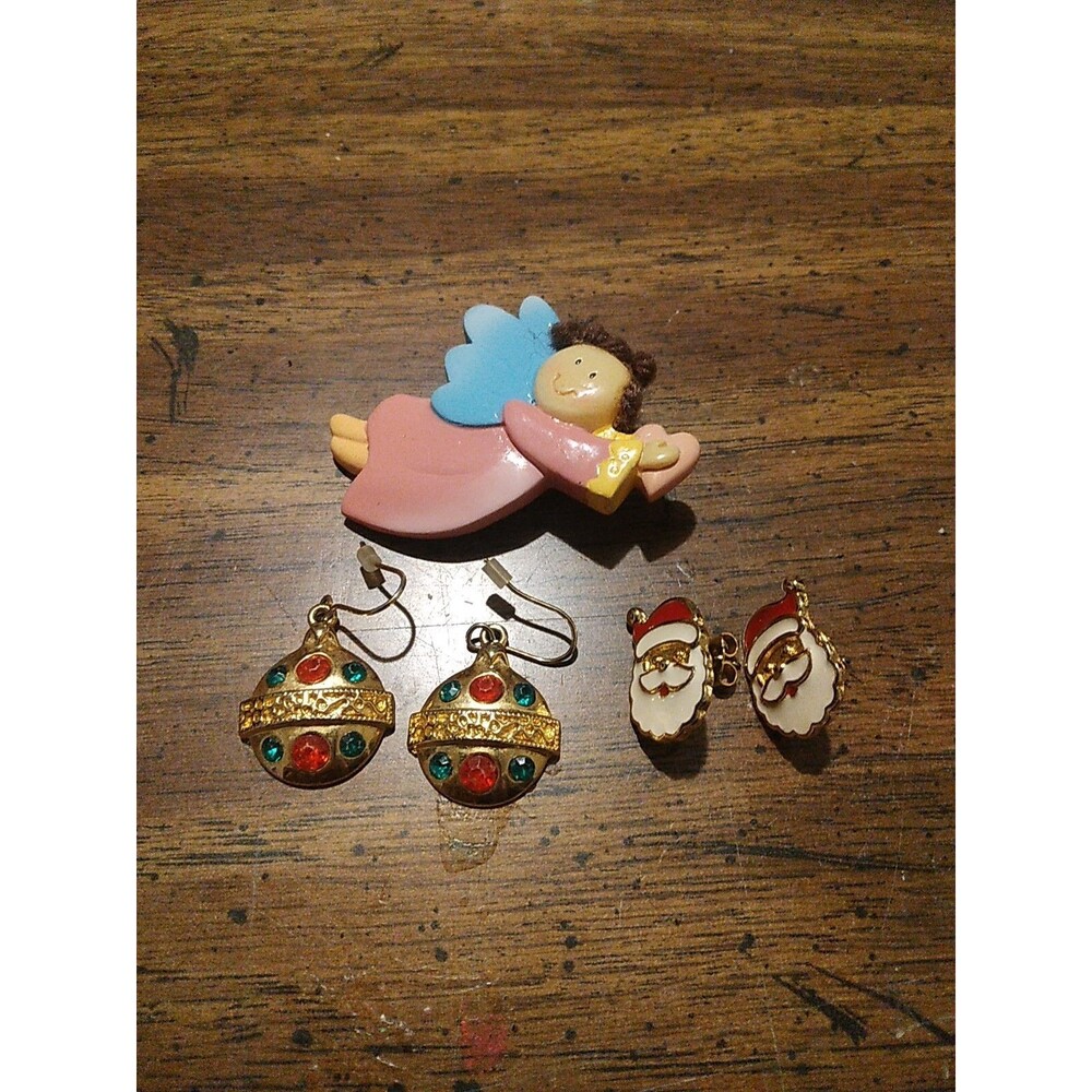 Xmas Earrings And Pin Lot Santa, Bulb Gold Tone And Angel Pin